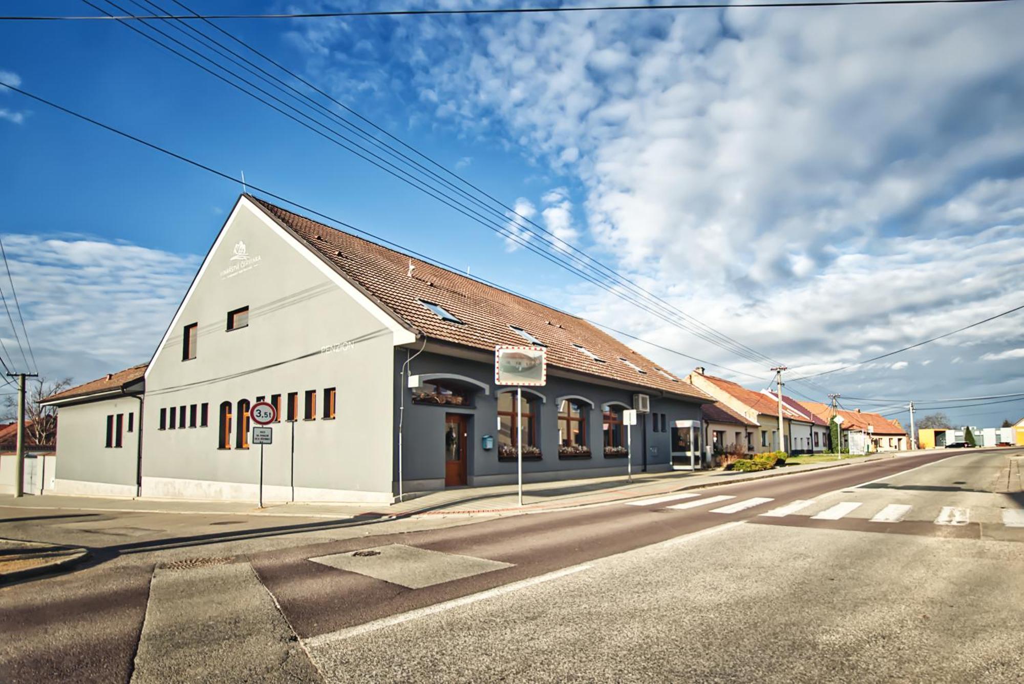 Penzion Vinarstvi Cervinka Horni Vestonice Bagian luar foto